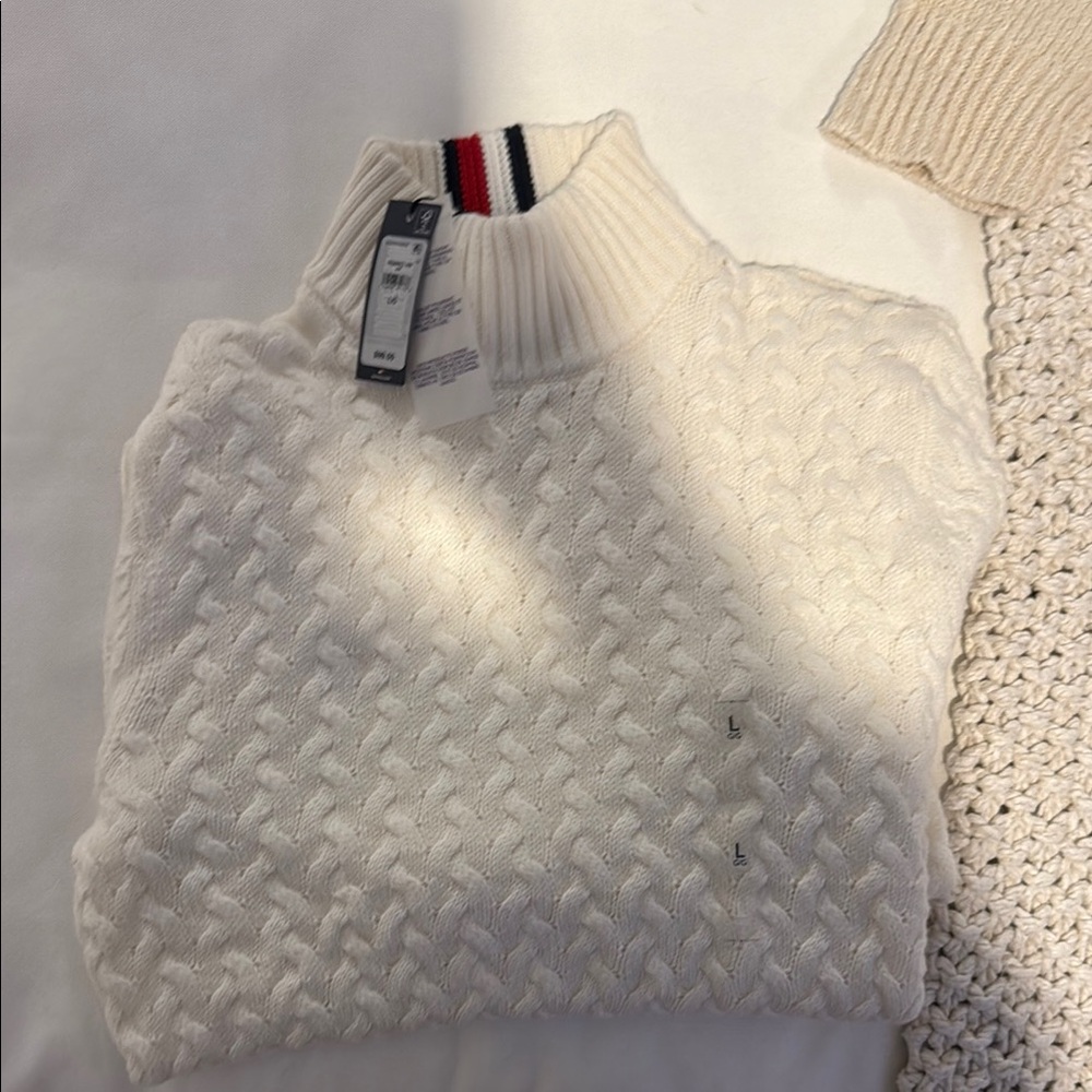 Tommy Hilfiger White Crewneck Sweater with Textured Knit
